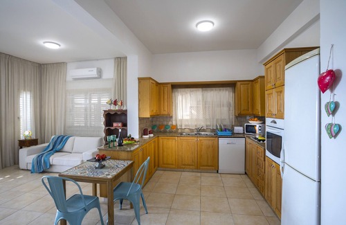 Meneou Casa | Meneou Beachfront Villa 5