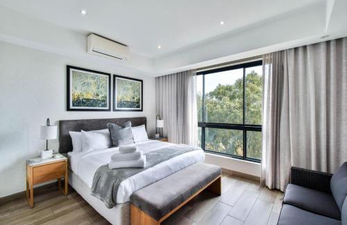 Pretoria Apartamento | Menlyn apartment with ensuit Regency Hotel