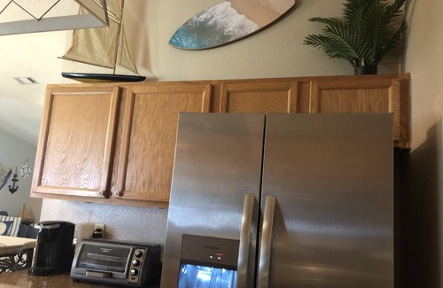 Florida Panhandle Casa | Mental Health Getaway W/Large Private Backyard & Hot Springs 7-Seater Hot Tub!