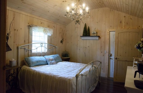 Mentone Cama Y Desayuno | Mentone Dreams Suite at The Hatter Cafe' and Country Inn Breakfast included