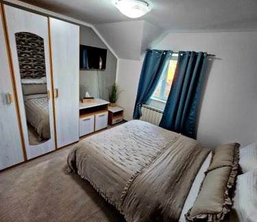 Albestii Paminteni Casa | Mera Holiday Inn