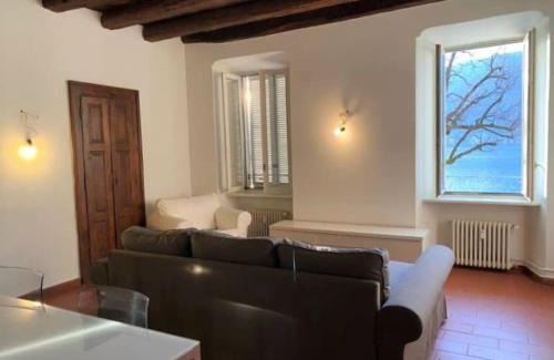 Bissone Apartamento | Meraviglioso appartamento fronte lago con climatizzatore