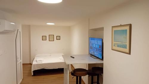 Carrara Apartamento | Meraviglioso monolocale nuovissimo, appena ristrutturato
