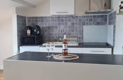 Saint-Laurent-les-Tours Apartamento | Mercadial au coeur de Saint-Céré, clim