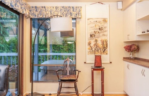 Mercer Island Casa | Mercer Island · Life on Lake Washington - A dream home for family gatherings