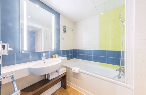 Quartier Atlantis Hotel | Mercure Paris Massy Gare TGV