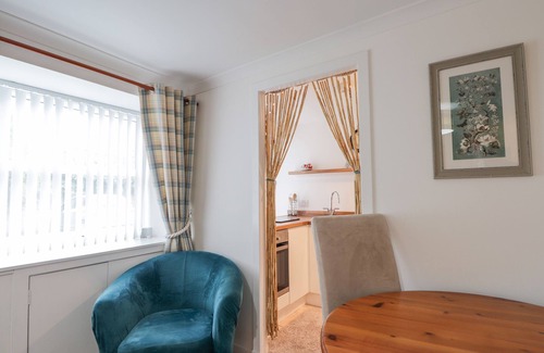 Banff Cabaña | MEREDITH COTTAGE, pet friendly, country holiday cottage in Banff