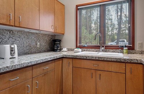 Overlook Park Casa | Meredith Lodging - Home with A/C, Dog Ok, Walking Distance to the SHARC!