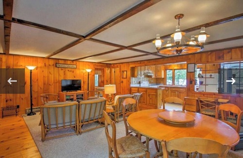 Meredith Cabaña | MEREDITH NECK LAKEFRONT COTTAGE.