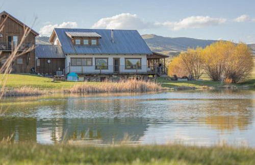 Livingston Casa | Meredith Ranch Chalet and Guest House