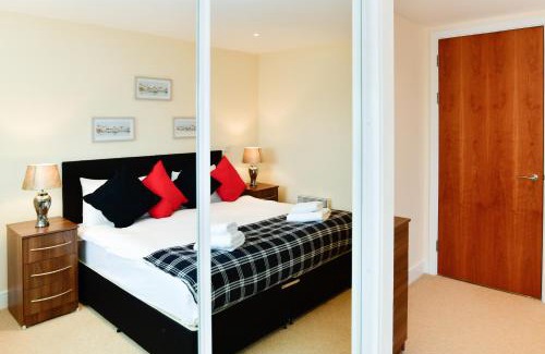 Castle Apartamento | Meridian Quay Apartments, by JSW Short Stay