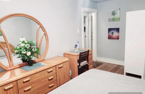 Winnipeg Casa | Merj's Guest House in Wolesly