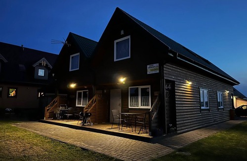 Sarbinowo Cabina | Merlin Cottage – For Families, Seniors, with Disability Features