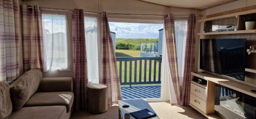 Selsey Casa | Merlin's Retreat, West Sands Holiday Park, Selsey