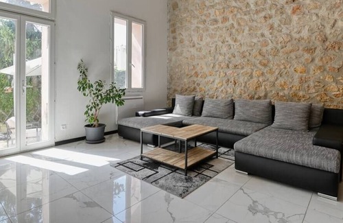 Bon-Secours Villa | MERLINO - Superb villa with swimming pool and garden
