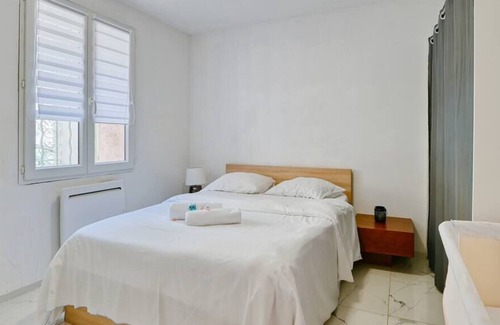 Bon-Secours Villa | MERLINO - Superb villa with swimming pool and garden