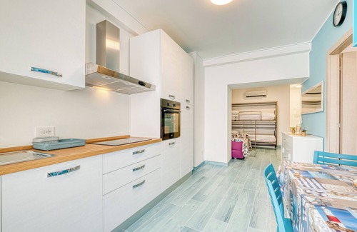Ceriale Apartamento | Merlo E - town center & private parking, Ceriale, Italy
