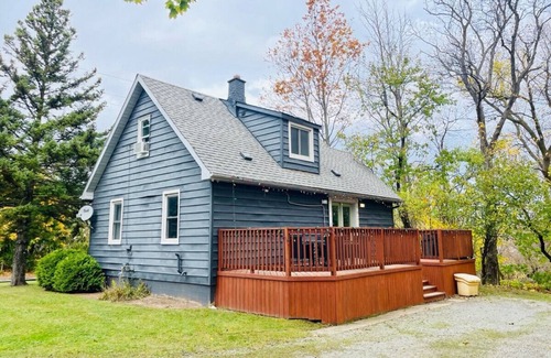 Niagara-on-the-Lake Cabaña | 🍷 Merlot Cottage at 1459: Your Cozy Escape in Niagara! 🌟