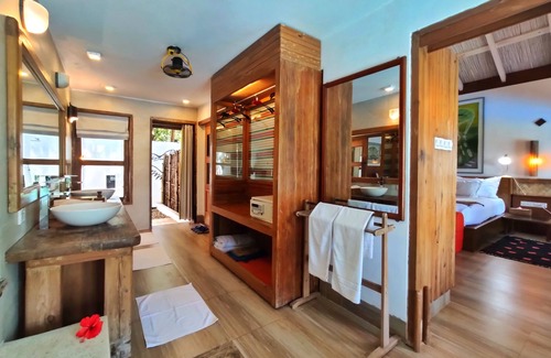 Cox's Bazar Hotel | Mermaid Beach Resort