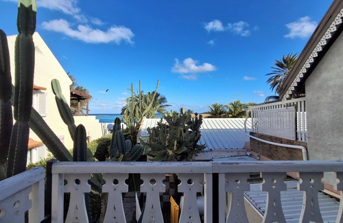 Blue Bay Apartamento | Mermaid Cove - 2-bedroom apartment 50m from the beach