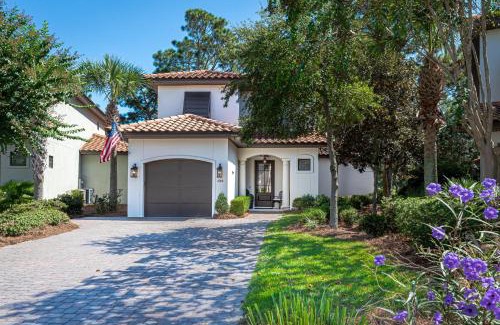 Villa Lago Casa | Mermaid Manor