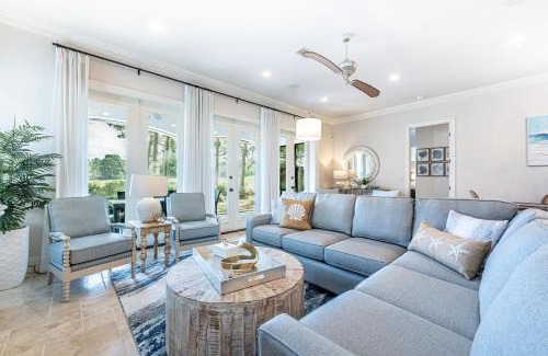 Villa Lago Casa | Mermaid Manor