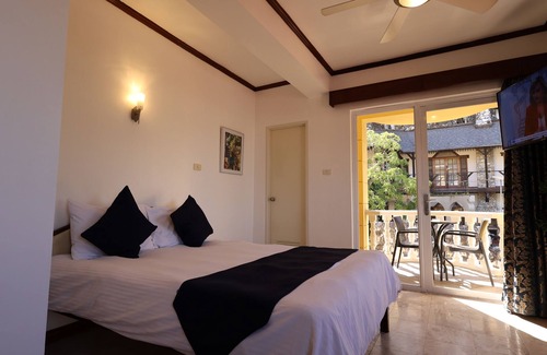 Puerto Galera Hotel | Mermaid Resort Puerto Galera