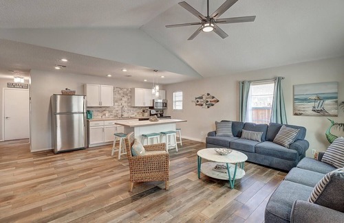 Fulton Casa | Mermaid's Landing 2 Bedroom Cottage by RedAwning