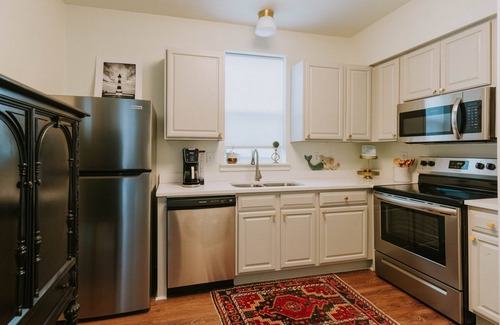 Ocean Springs Cabaña | Mermaid's Muse - close to beach & downtown Ocean Springs! Includes golf cart!