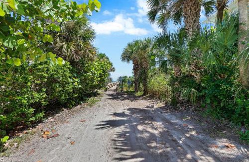 New Smyrna Beach Casa | Mermaid's Playground