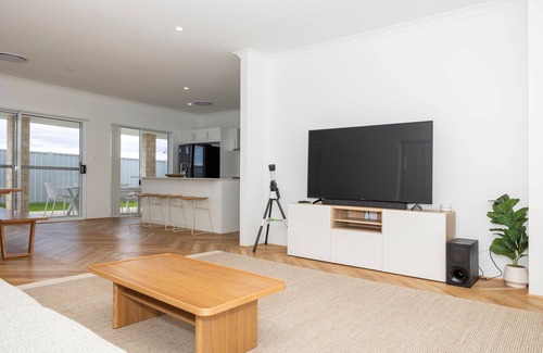 Jurien Bay Casa | Mermaid's Retreat: 4 BR, 2 BA House in Jurien Bay, Sleeps 8