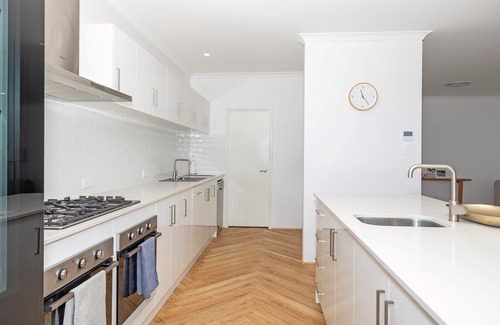 Jurien Bay Casa | Mermaid's Retreat: 4 BR, 2 BA House in Jurien Bay, Sleeps 8