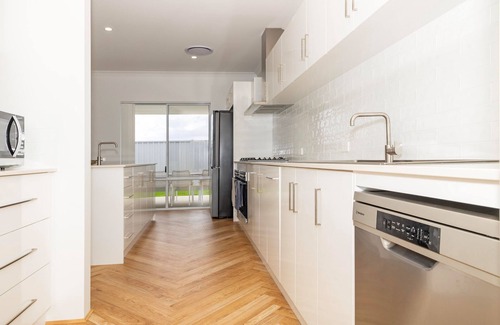 Jurien Bay Casa | Mermaid's Retreat: 4 BR, 2 BA House in Jurien Bay, Sleeps 8