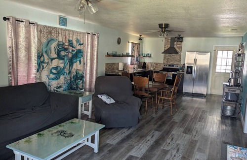 Weeki Wachee Gardens Casa | Mermaids Hideaway on the banks of beautiful waterways