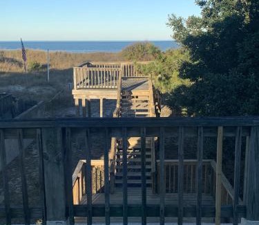 Norfolk - Virginia Beach Casa | Mermaids & Mutts bungalow