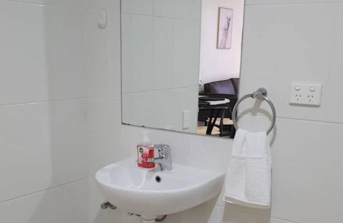Merrylands Apartamento | Merrylands Hidden Gem! One Bedroom Apartment