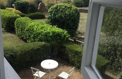 West Mersea Cabaña | Mersea Island Cottage by the beach and coast. August & September availability!