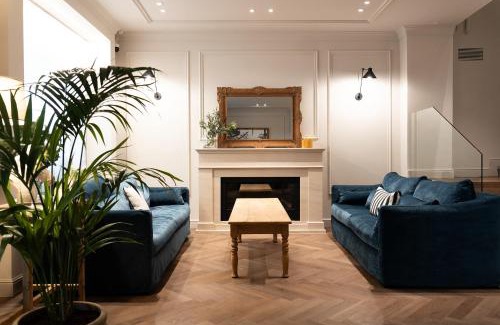 El Raval Hotel | Mesón Castilla Atiram Hotels