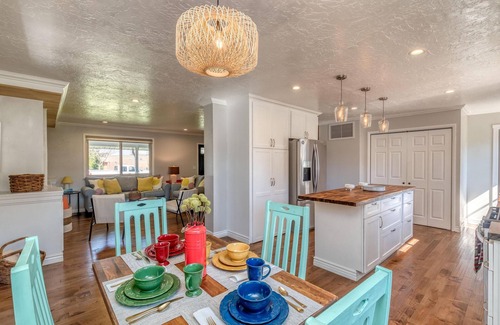 Fruita Casa | Mesa Manor: Spacious Comfort & Modern Family Retreat
