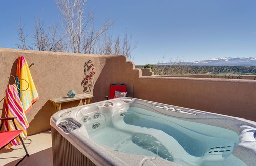 Mancos Apartamento | Mesa Verde Adobe Casita Vacation Rental w/ Hot Tub