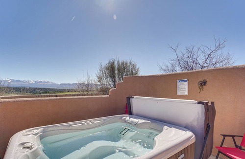 Mancos Apartamento | Mesa Verde Adobe Casita Vacation Rental w/ Hot Tub