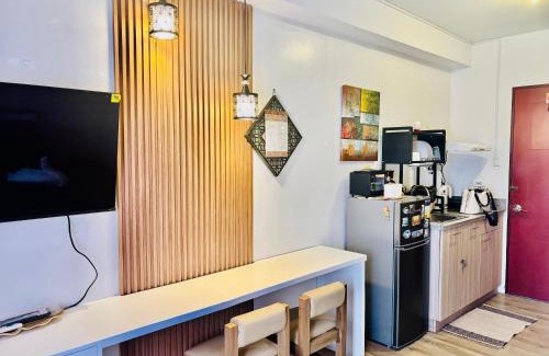 Bantud Hacienda Apartamento | Mesavirre Garden Residences - Cozy Den