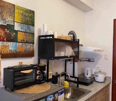 Bantud Hacienda Apartamento | Mesavirre Garden Residences - Cozy Den
