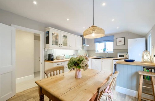 Seaton Cabaña | Mesmerising sea views above the beach Cornwall.