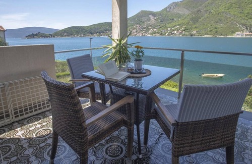 Lepetane Apartamento | Mesmerizing Studio Flat near Kotor Bay in Tivat