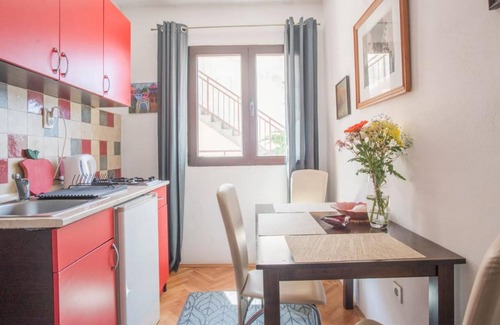 Lepetane Apartamento | Mesmerizing Studio Flat near Kotor Bay in Tivat