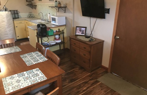 Elizabethton Casa | $ 99 por noche 3 recámaras 1 baño grande, a pie del río Watauga, ubicación central