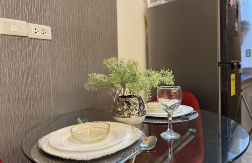 Poblacion District Condominio | Messatierra Garden Recidences