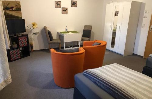 Unterrath Apartamento | Messezimmer 4 u 2