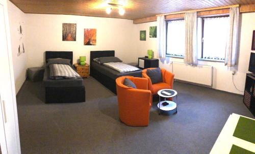 Unterrath Apartamento | Messezimmer 4 u 2